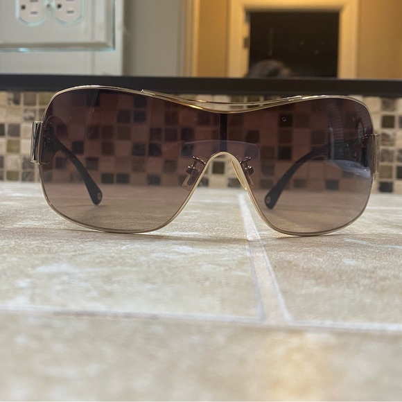 Coach Sunglasses - Picture 3 of 8